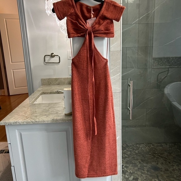 Cult Gaia Alicia Cutout Cotton-Blend Knit Off-The-Shoulder Midi Dress - Picture 10 of 14